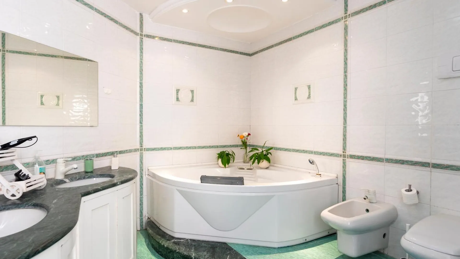 Napoli Centro, Dm Suites 0*, Naples