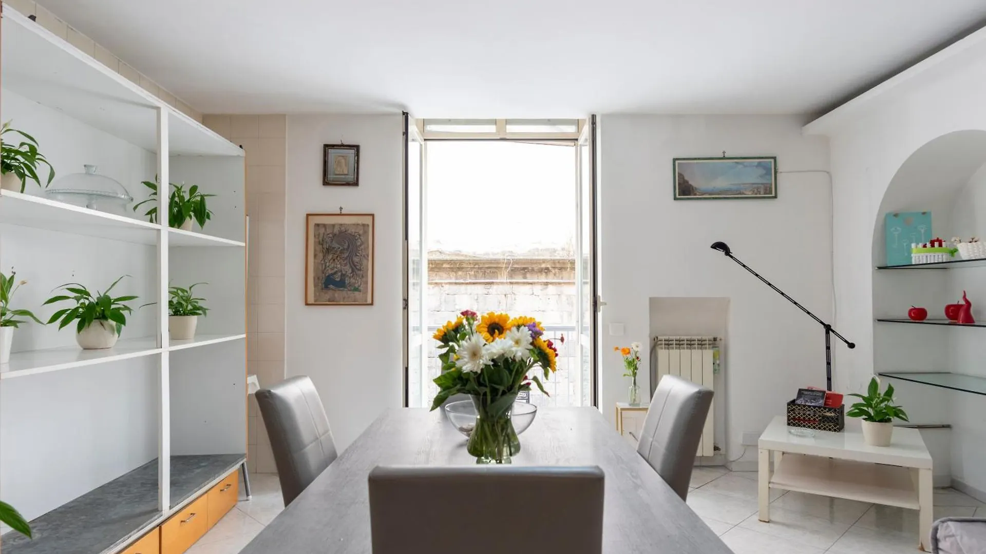 Napoli Centro, Dm Suites 0*, Naples