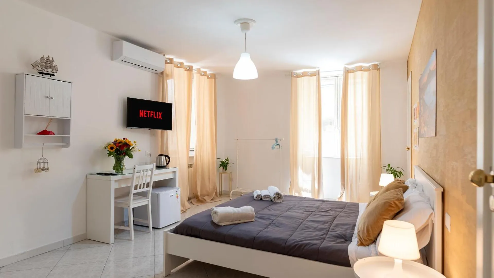 Napoli Centro, Dm Suites