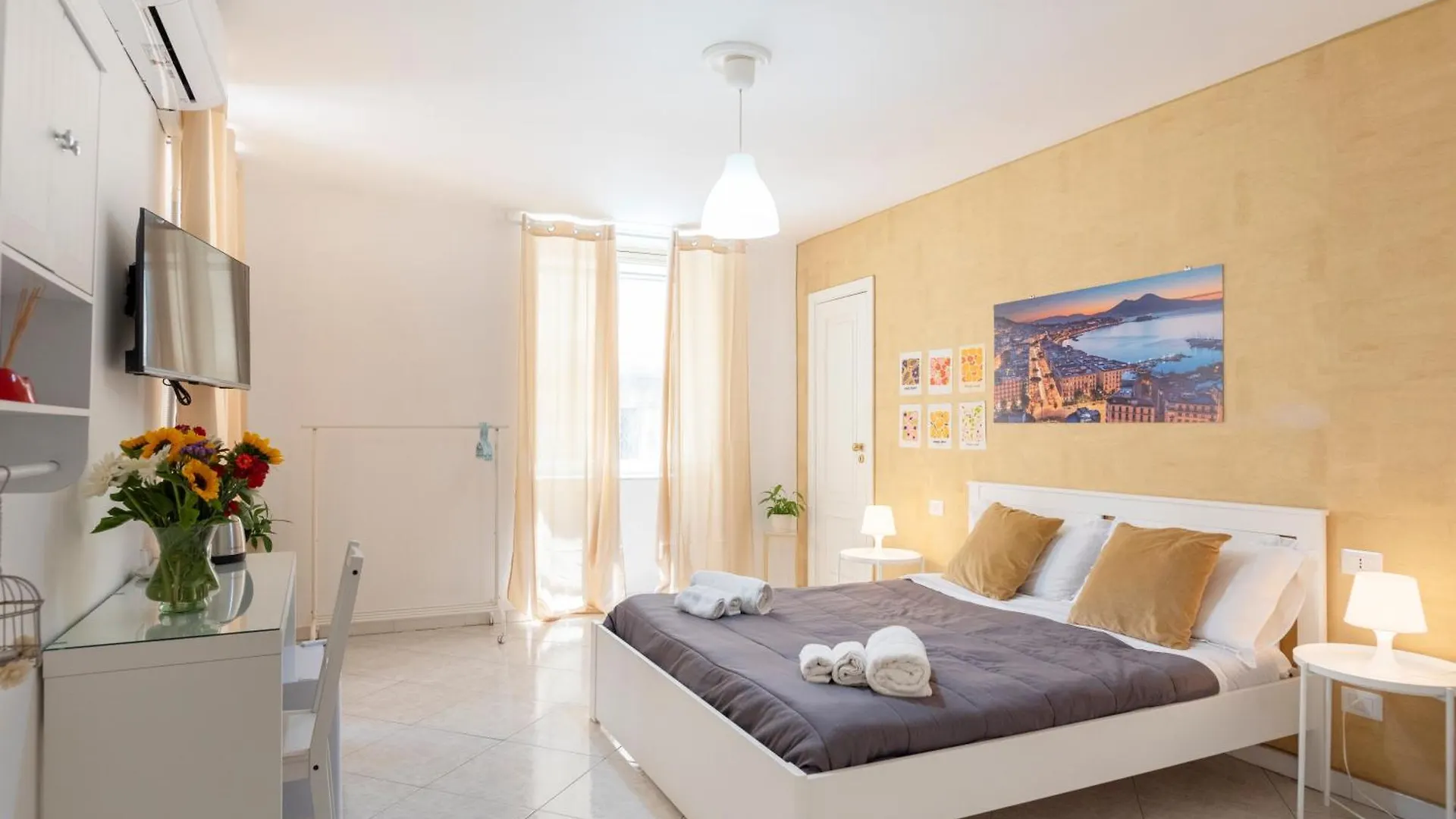 Napoli Centro, Dm Suites Naples